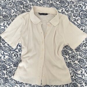 Abercrombie & Fitch Cream Cropped Short Sleeve Button Down Shirt